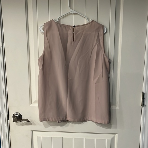 Ann Taylor Loft Top Large!  Great shape! - Picture 2 of 5